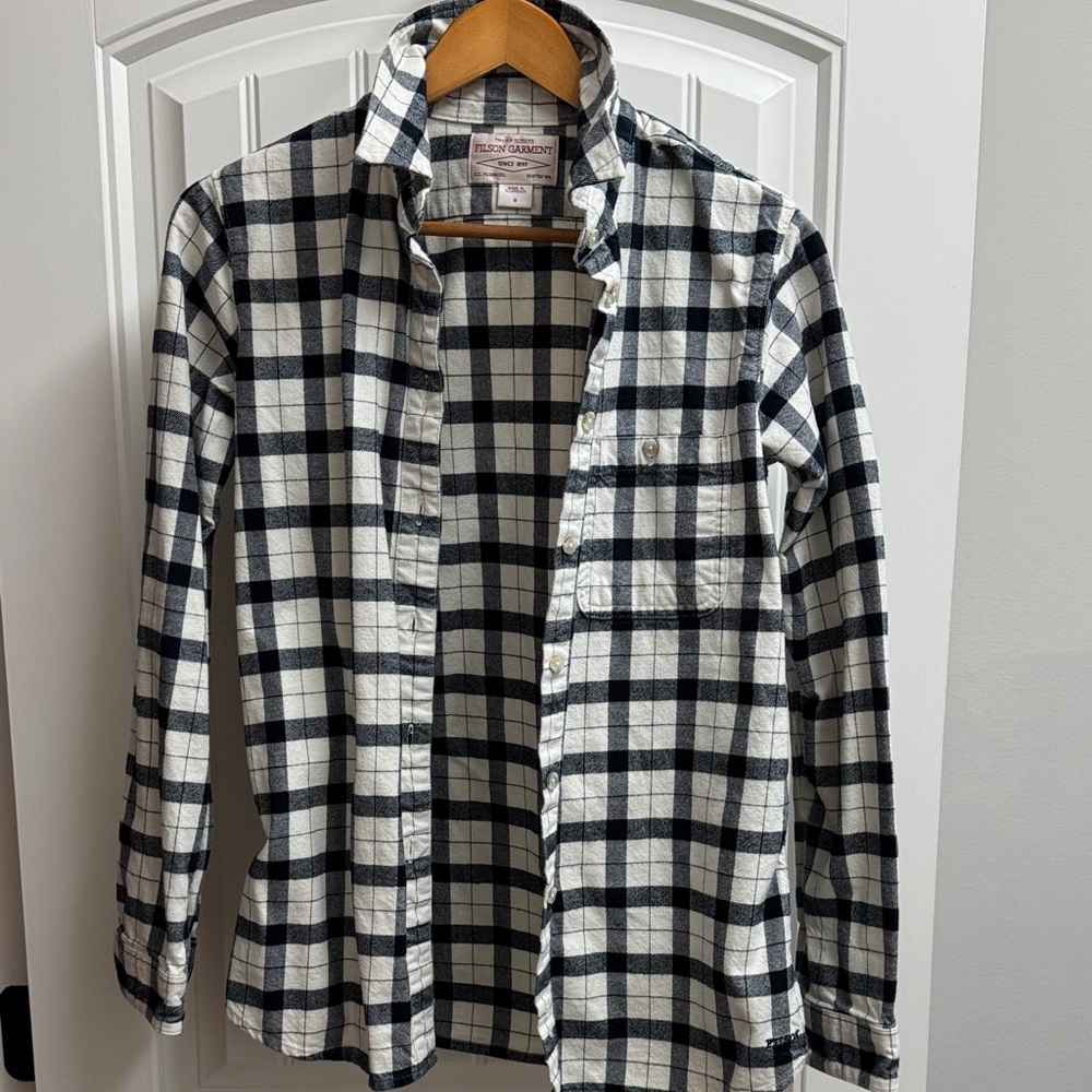 Women’s Filson Alaska Guide Shirt Flannel in black and white